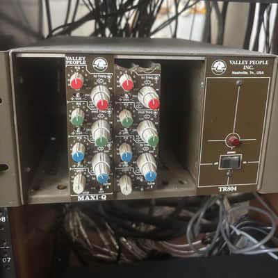 TR804 with 2x Maxi-Q image 2
