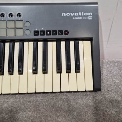 Novation Launchkey 49 - MIDI Keyboard Controller - 49-Key - Fair image 3