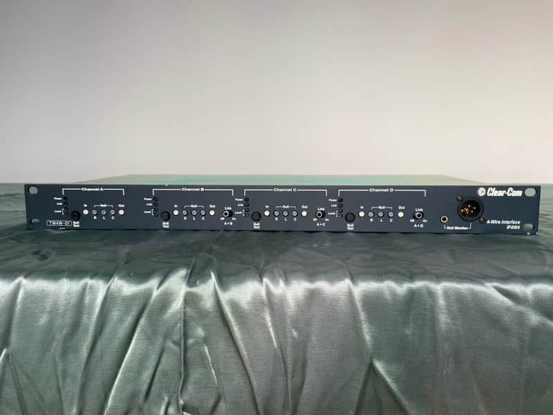 Clear-Com IF4W4 - 4 Channel 4-Wire Interface image 1