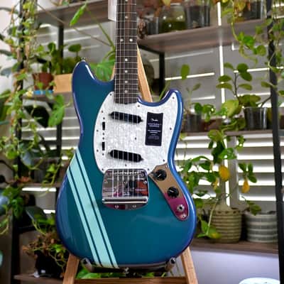*New in Box* Fender Vintera II '70s Competition Mustang 2025 - Competition Burgundy image 1