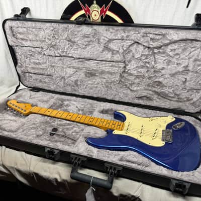 Fender American Ultra Stratocaster 2023 Electric Guitar Cobra Blue