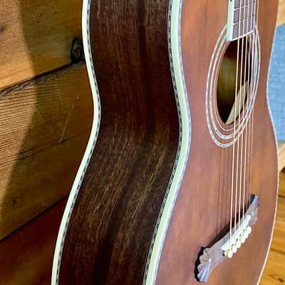 Washburn R-310 Victorian Parlor - Antique Brown image 8