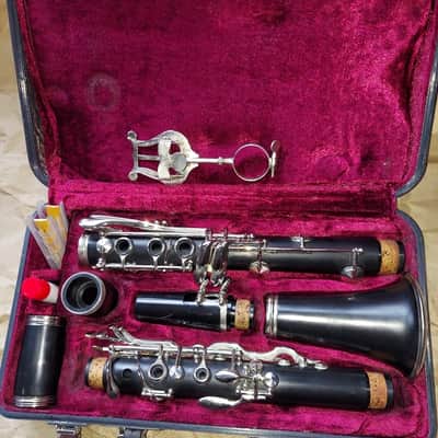 Jupiter CC-60 Carnegie Edition XL clarinet with case. Very good condition image 1