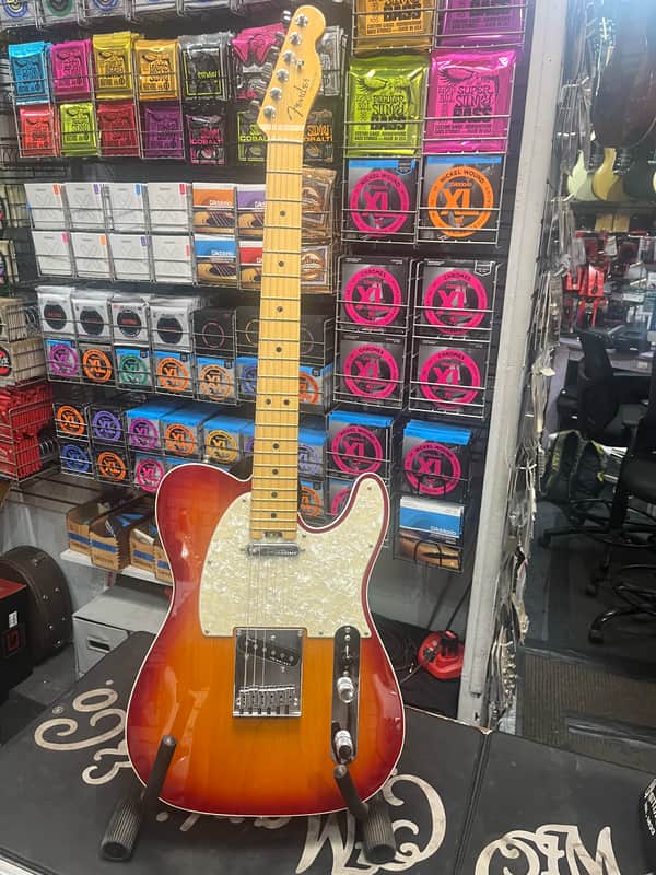 Fender American Elite Telecaster with Maple Fretboard 2016 - 2019 - Aged Cherry Burst