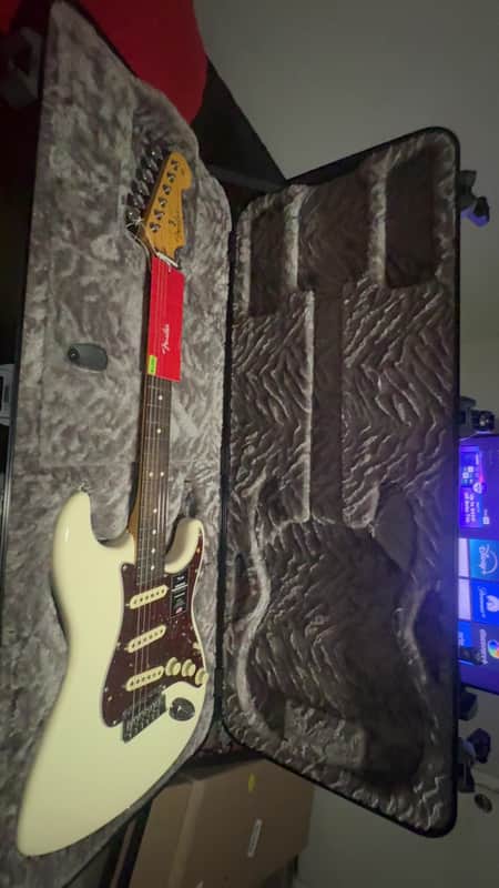 Fender American Professional II Stratocaster with Rosewood Fretboard 2020 - Present - Olympic White