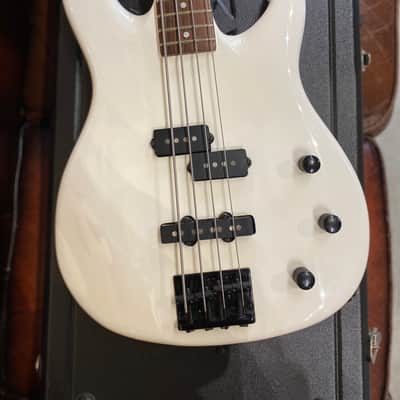 1980's Peavey USA Dyna Bass Neck Thru Design Unity Series White w/Original Case, Tags. COM image 1