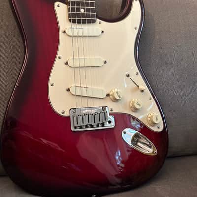 Fender Stratocaster Plus Deluxe 1989-1990 - Crimson Frost Bild 1