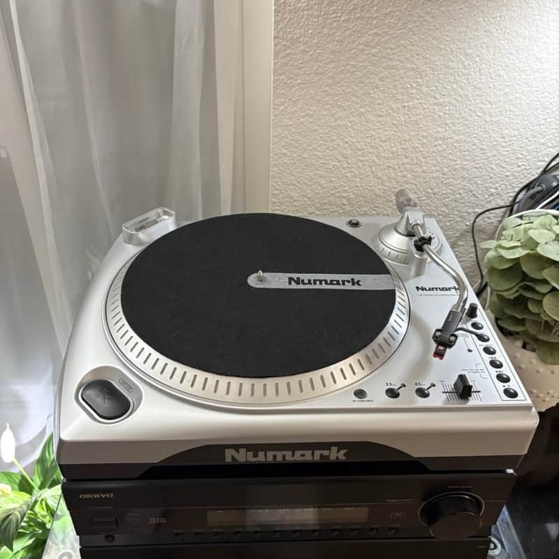Numark TTi USB Turntable. New Belt. Tested! Numark TTi USB Turntable. New Belt. Tested!
