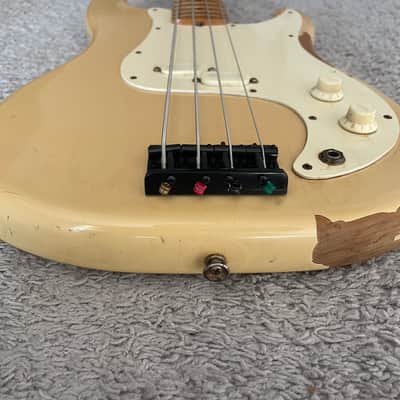Fender Bullet Bass Deluxe Vintage 1981 MIA USA Olympic White 4-String Guitar image 6
