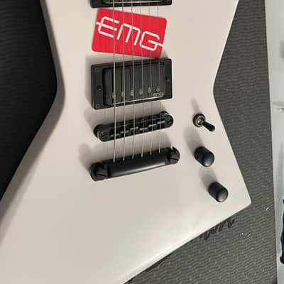 ESP LTD EX-401 SW 2023 - Snow White image 3