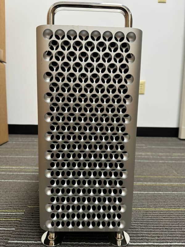 Apple Mac Pro 2019/2020 (7.1) 16 Coeurs 96Go RAM 2To SSD - REFURBISHED - RECONDITIONNÉ image 1