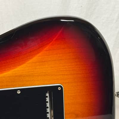 Fender American Standard Stratocaster Guitar with Case 2013 - 3-Color Sunburst / Maple neck image 11