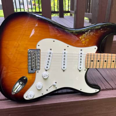 Fender American Special Stratocaster 2011 - Sunburst image 2