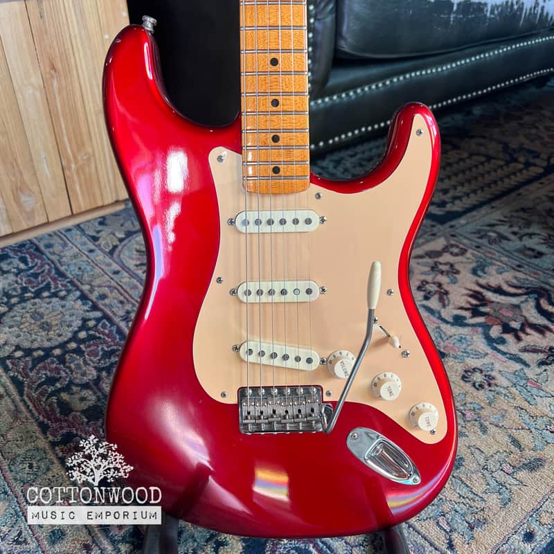 Fender Eric Johnson Signature Stratocaster – Candy Apple Red – Serial EJ02082