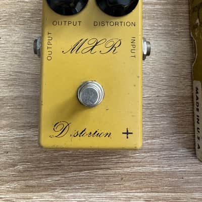 MXR MX-104 Script Distortion + 1976 - Yellow image 2