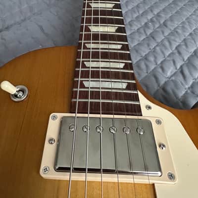 Gibson Les Paul Tribute 2021 Satin Honeyburst image 4