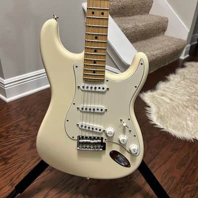Fender American Special Stratocaster with Maple Fretboard 2015 - 2018 - Olympic White image 3