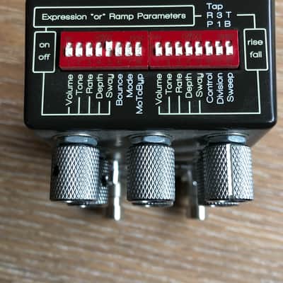 Chase Bliss Audio Gravitas Analog Tremolo - Black image 4