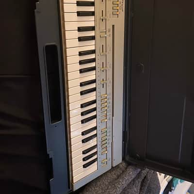 Yamaha PortaSound PC-100 Gray