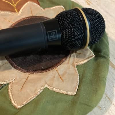 Electro-Voice N/D767a Supercardioid Dynamic Vocal Microphone | Reverb