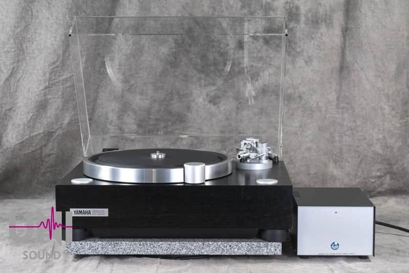 YAMAHA GT-2000 Direct Drive Turntable w/Power supply in Very | Reverb