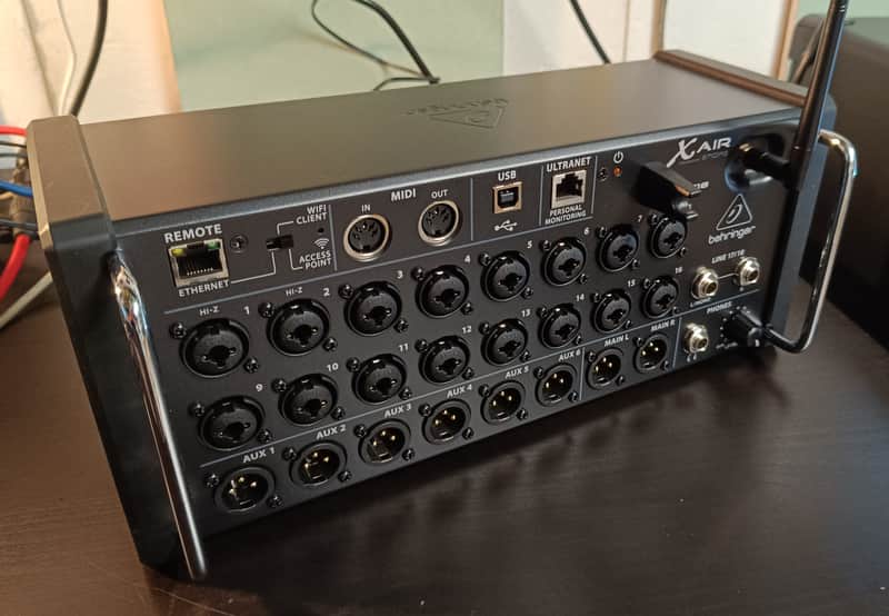 Behringer X Air XR18 - Bundle image 1