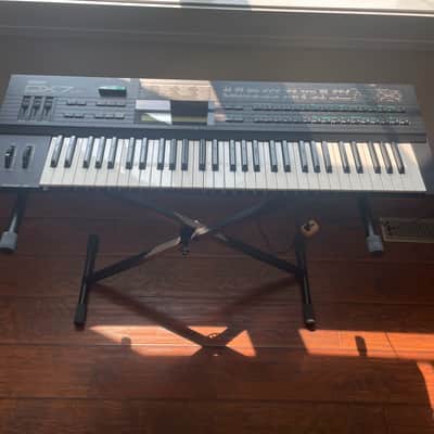 Yamaha DX7IID w/ power adapter, carrying bag, and case