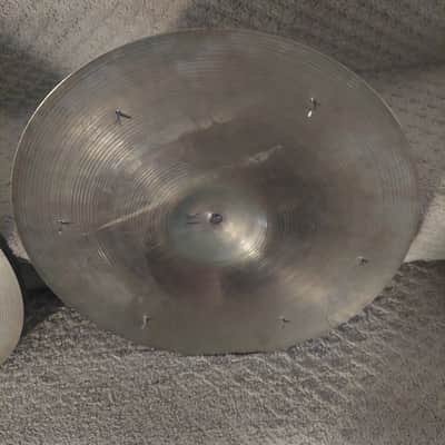 Zildjian A 18 crash with rivets 1960s - Traditional image 2
