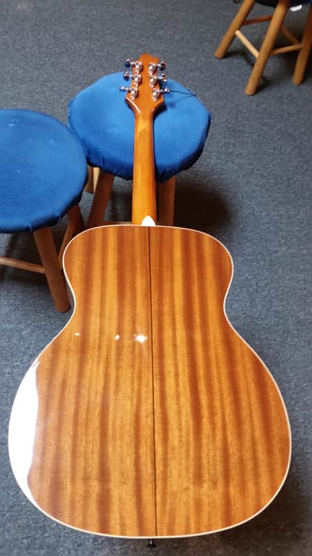 Greg Bennett/Samick OM2 Natural finish acoustic guitar with access