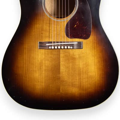 Gibson Custom 1942 Banner J-45 Light Aged Vintage Sunburst image 2