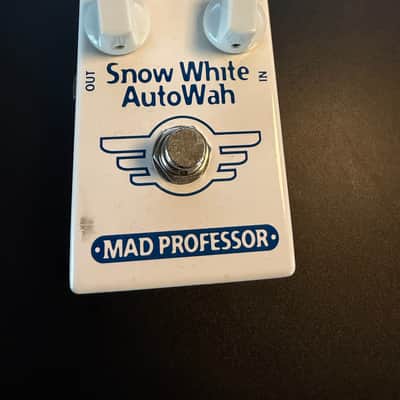 Mad Professor Snow White Auto Wah 2010s - White image 2