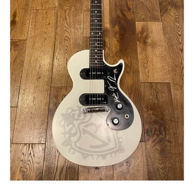 GIBSON Jonas Brothers Signature Melody Maker (signed) 2010 image 1