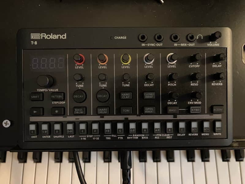 Roland T-8 AIRA Compact Beat Machine 2022 - Present Black image 1