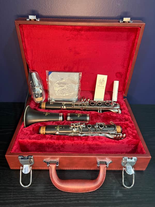 Buffet Crampon E11 Bb Clarinet image 1