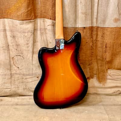 Fender MIJ Traditional 60's Jaguar 2021 - 3 Tone Sunburst image 6