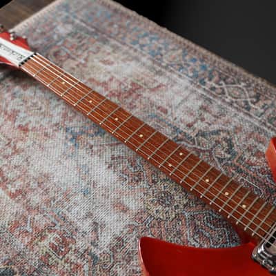 Rickenbacker 330 - 6 String model- Two Toaster pickups - 'R' tailpiece 1967 - Fireglo - One Owner Guitar - VERY CLEAN Bild 8