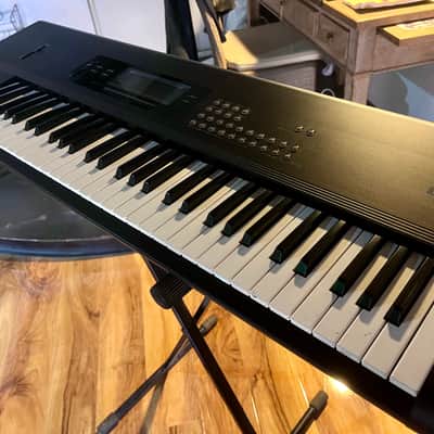 Korg T3 61-Key Music Workstation – Pristine Condition – Complete Original Package – Made in Japan