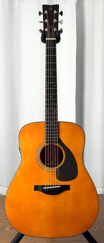 Yamaha FGX5 Red Label Dreadnought