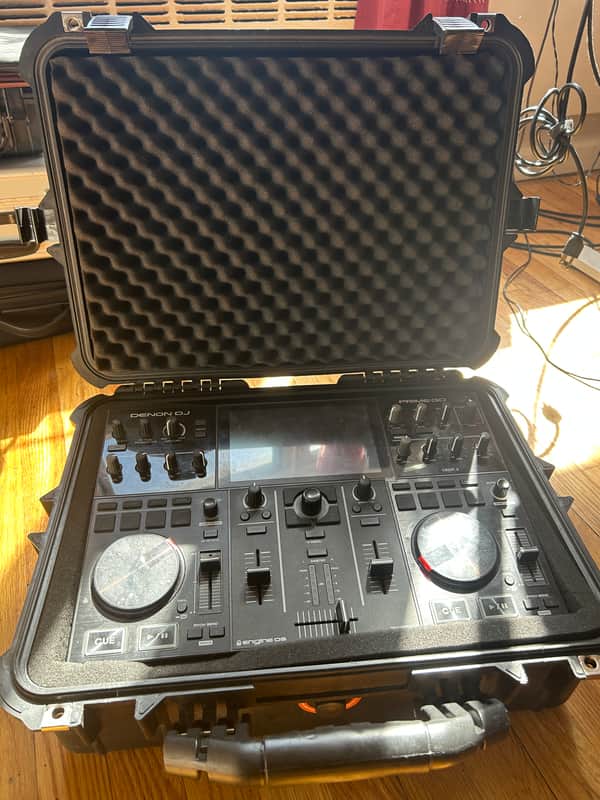 Denon Prime Go 2-Channel Rechargeable Smart DJ Console 2020 - Present - Black image 1