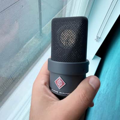 Neumann TLM 103 mt Matte Black Studio Set w/ EA1 Shock Mount & Wood Box image 10