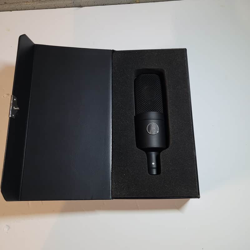 Audio-Technica AT4040 Large Diaphragm Cardioid Condenser Microphone - Black image 1
