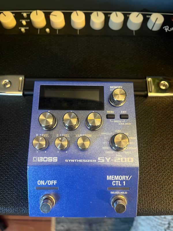 Boss SY-200