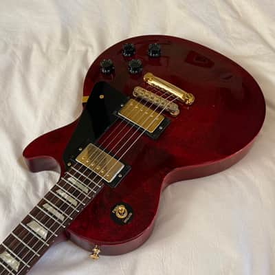 2009 Gibson Les Paul Studio with Gold Hardware - Wine Red Gloss - Free Pro Setup image 6