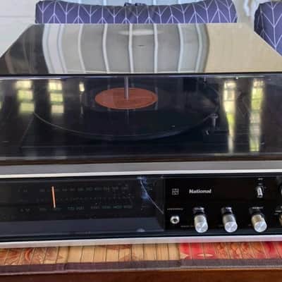 VINTAGE NATIONAL 3 IN 1 SYSTEM/RADIO/AMP/TURNTABLE image 2