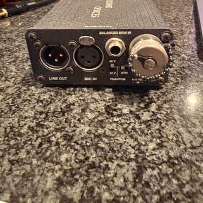 Sound Devices MM-1 Portable Microphone Preamplifier and Headphone Monitor - Black image 4