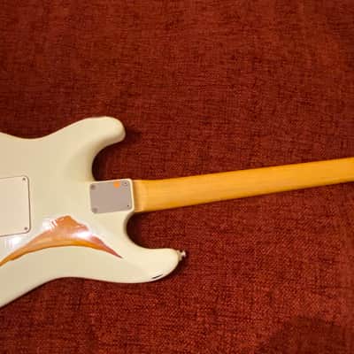 Suhr Classic S Antique 2018 - Olympic White over 3-tone Sunburst, heavy relic image 12