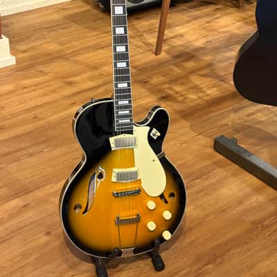 Silvertone 1446 Sunburst Guitar / Free Gig Bag image 2