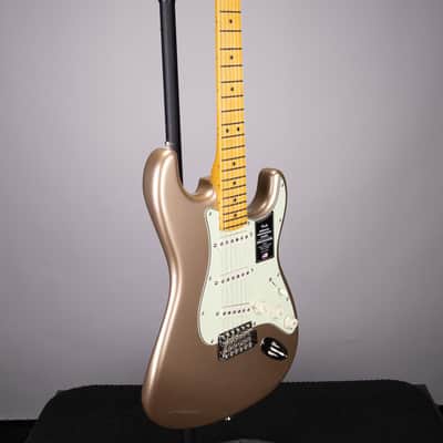 Fender American Professional Classic Stratocaster - Faded Firemist Gold with Rosewood Fingerboard, Includes Deluxe Gig Bag image 3