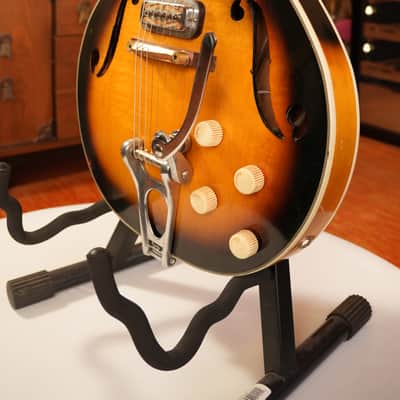 1966 Harmony H70 Meteor with Bigsby - Sunburst image 4
