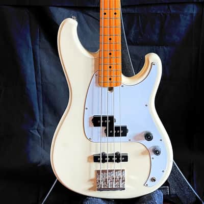 Ibanez RB650-WH Roadstar II Bass with Maple Fretboard 1984 - 1985 - White